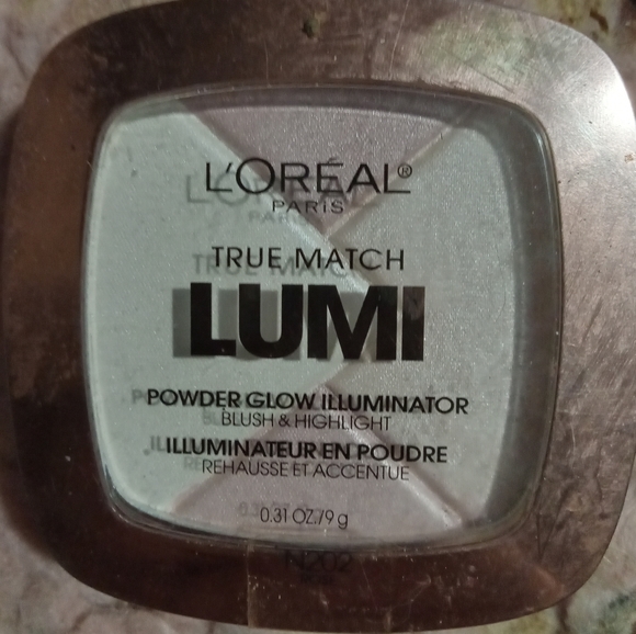 L'OREAL 7 Bundle eyeshadow palette (2) eyeliner (1) highlighter (1) brow (2) lip - Picture 3 of 7